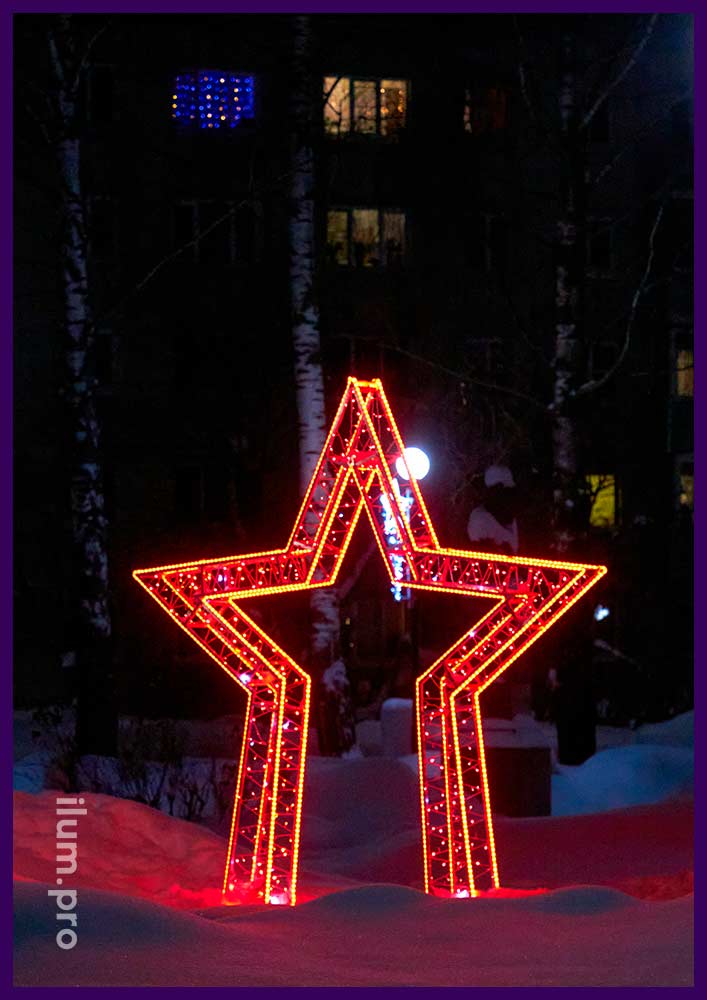 Звезда из гирлянд и светодиодного дюралайта на металлическом каркасе в форме звезды