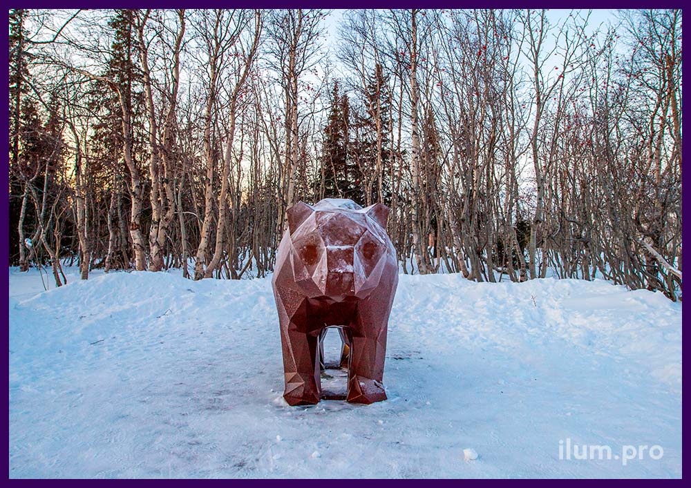 Медведь полигональный из стали - арт-объект коричневого цвета для установки в городских парках и скверах