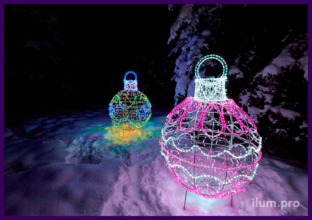 Разноцветные декоративные шары на новогодние праздники - уличные декорации со светодиодными гирляндами