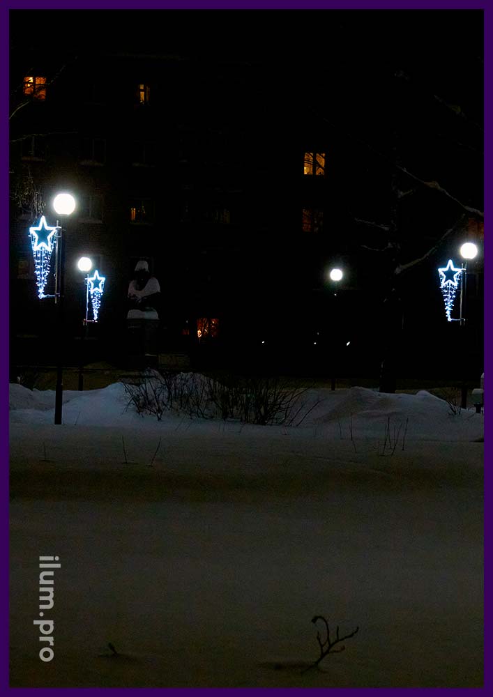 Подсветка уличных фонарей в Коврове светодиодными звёздами с гирляндами и дюралайтом