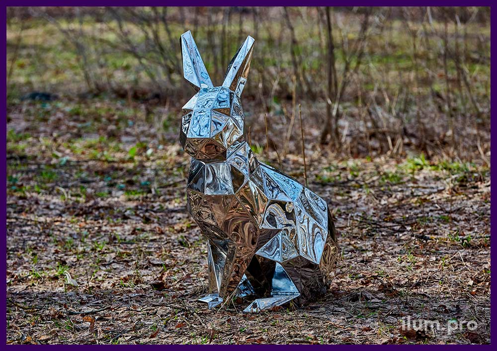 Скульптура зайца из полированного металла - полигональный арт-объект для украшения ландшафта