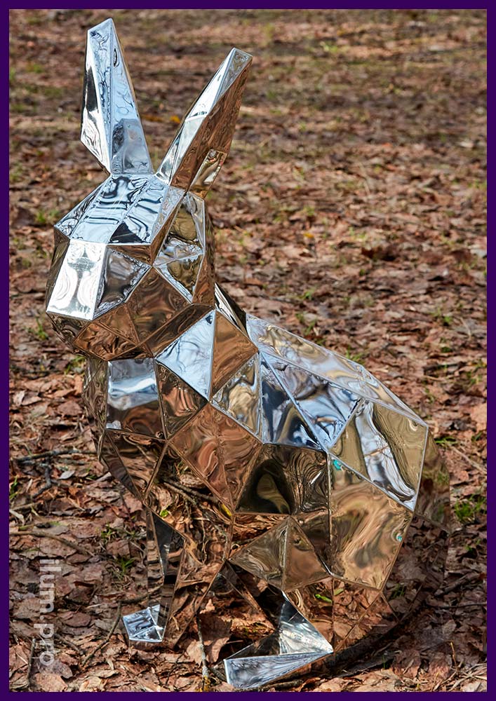 Скульптура полигональная из нержавеющей стали в форме сидящего зайца
