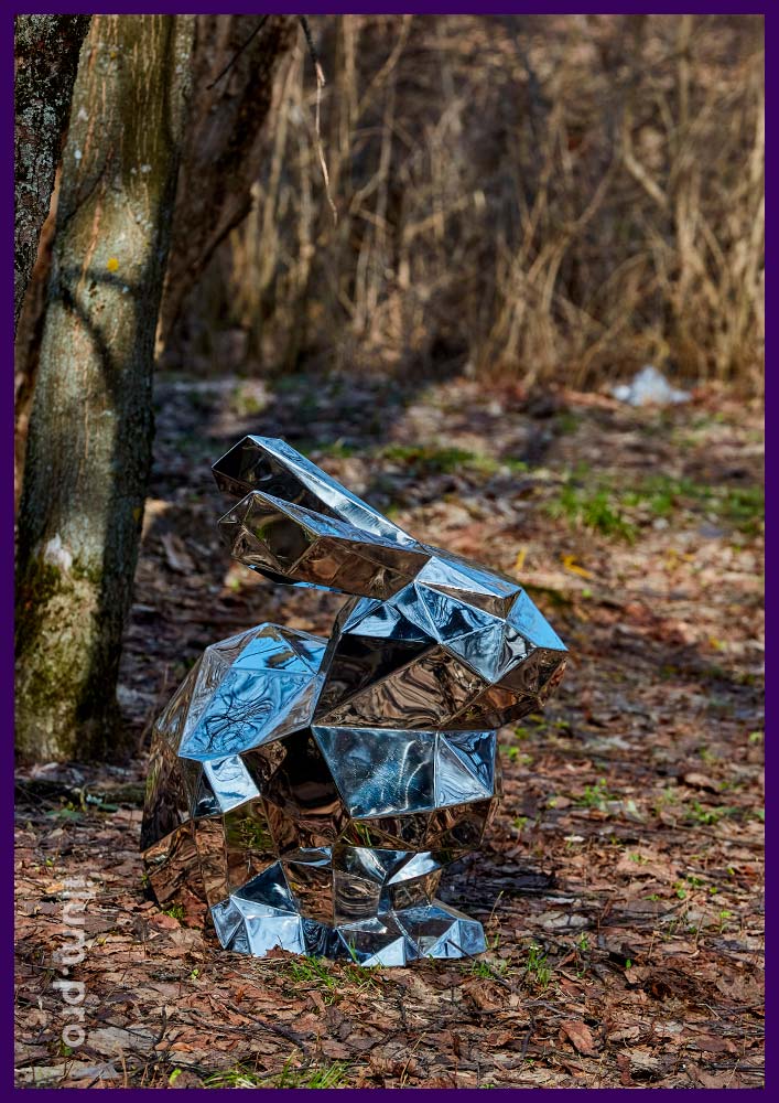 Заяц полигональный зеркальный из нержавеющей стали для установки в городском парке
