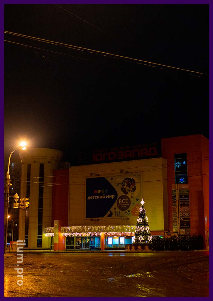Украшение торгового центра в Воронеже светодиодными гирляндами к Новому году