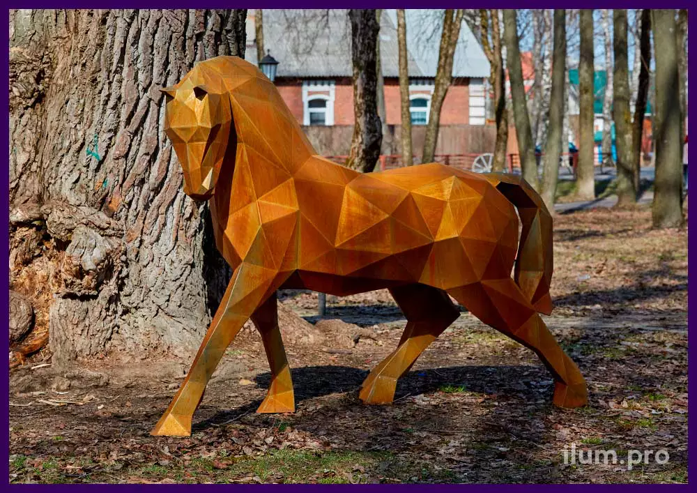 Лошадь полигональная металлическая с поверхностью из ржавой кортеновской стали