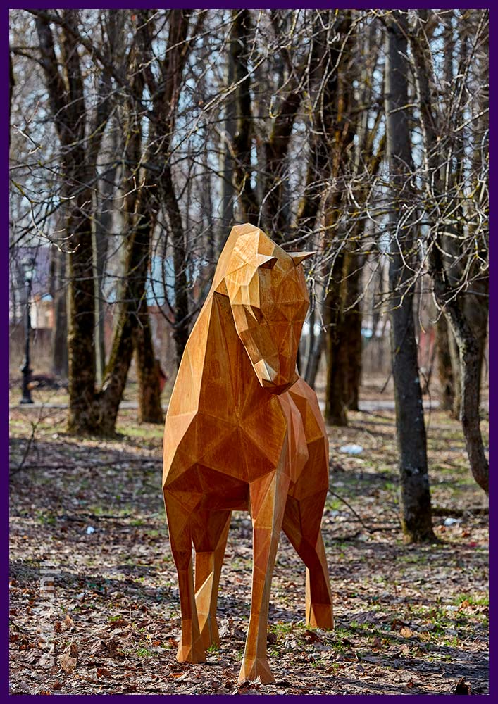 Металлическая полигональная фигура лошади из ржавой, кортен-стали, длина 2,5 метра