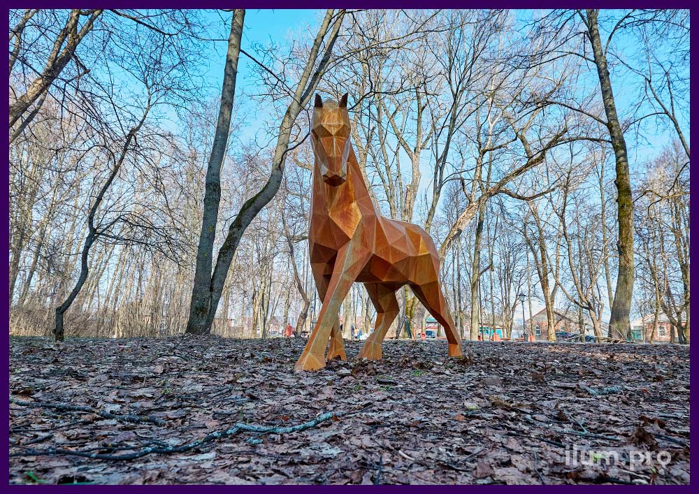 Ландшафтная скульптура лошади из кортен-стали в полигональном стиле для благоустройства сада или парка