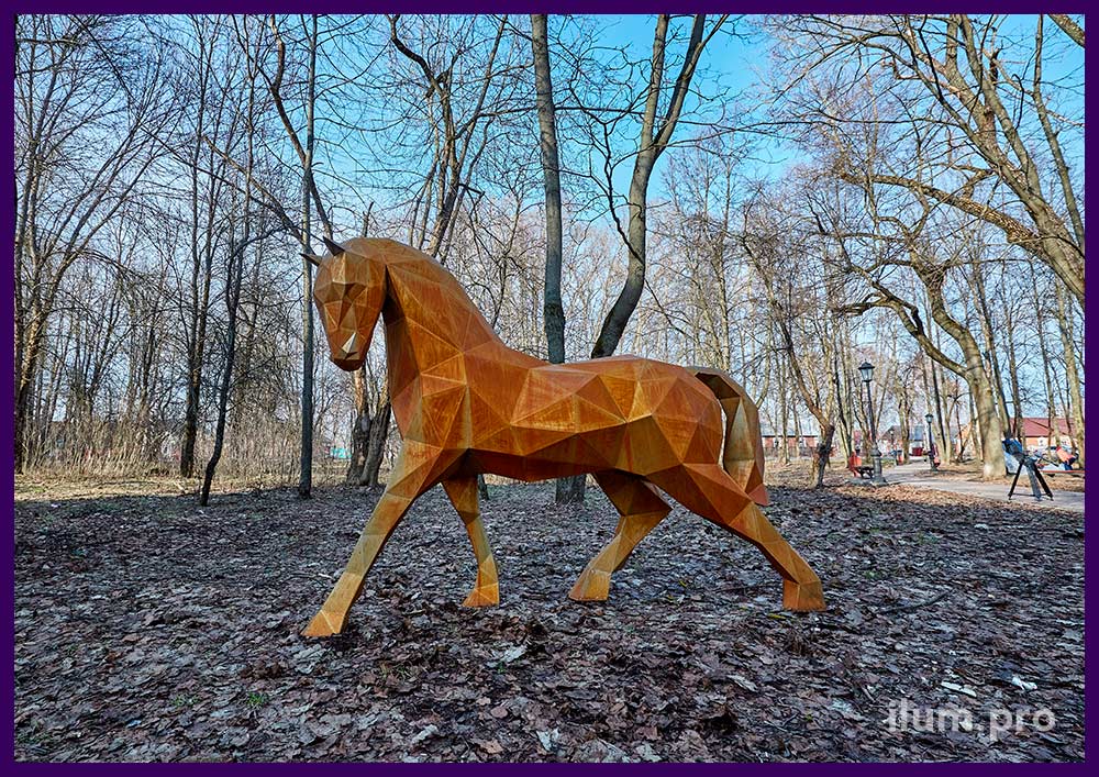 Полигональные скульптуры лошадей из кортеновской стали для благоустройства городских территорий