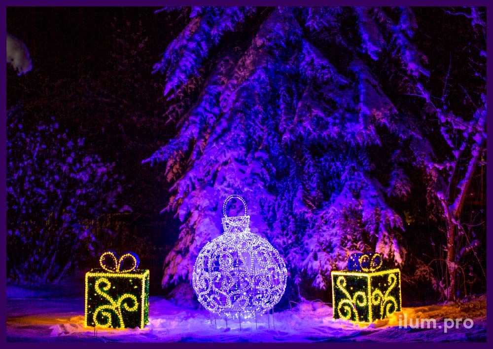 Украшение парка новогодними декорациями с подсветкой гирляндами и дюралайтом