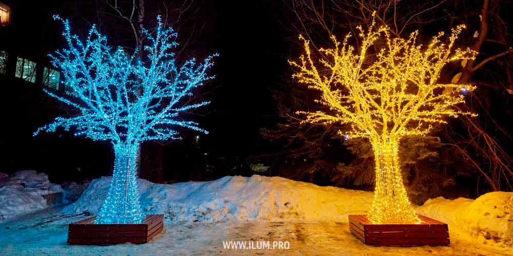 Световые деревья с гирляндами белого и тёпло-белого цвета
