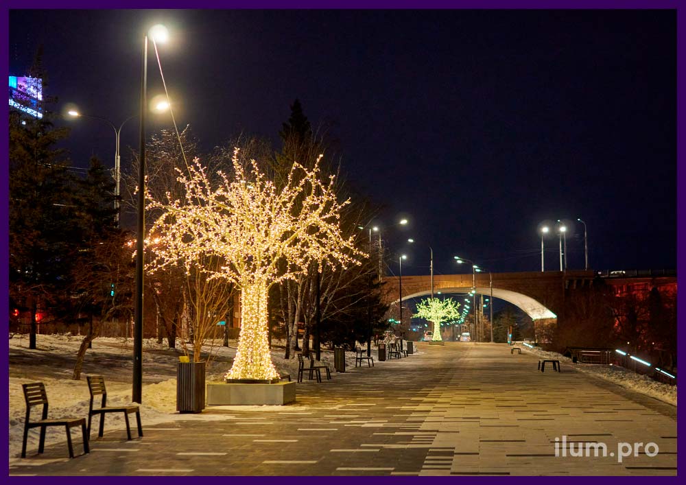 Деревья светящиеся с гирляндами на каркасе из алюминиевого сплава, новогоднее украшение Красноярска