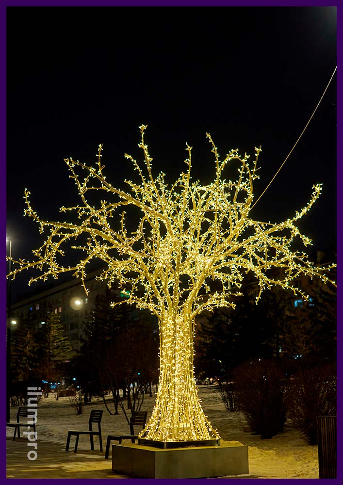 Новогодние декорации с гирляндами в форме деревьев из алюминия и профессиональных гирлянд