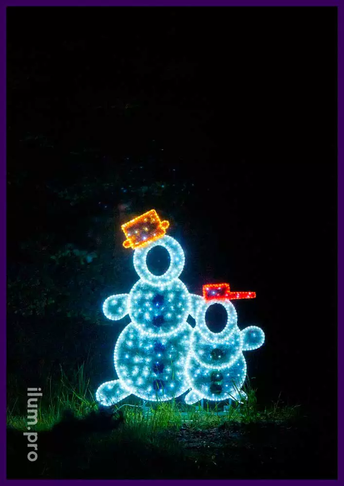 Снеговики из мишуры и гирлянд с дюралайтом - уличные, новогодние тантамарески с подсветкой