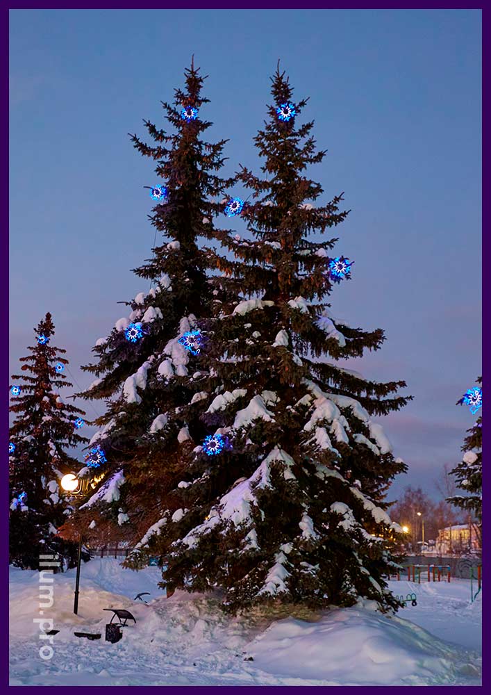 Новогодняя иллюминация для деревьев на городской площади с защитой от влаги и пыли