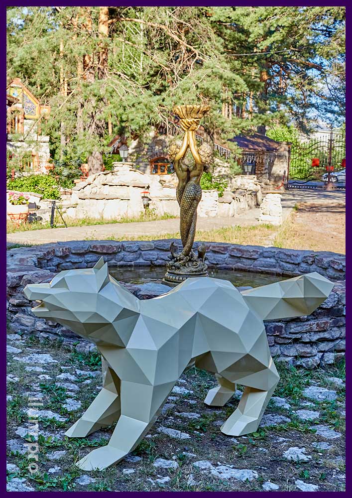 Полигональный арт-объект в форме собаки - стильная металлическая скульптура для сада