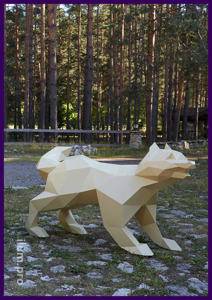 Металлический арт-объект в полигональном стиле - счастливая собака для сада или парка