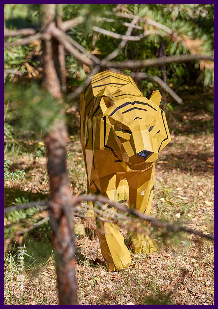 Тигры полигональные металлические для украшения сада и парка