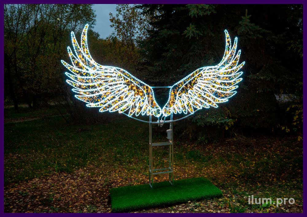 Личные фотозона в форме крыльев ангела с подсветкой гирляндой, дюралайтом и блестящим декорум
