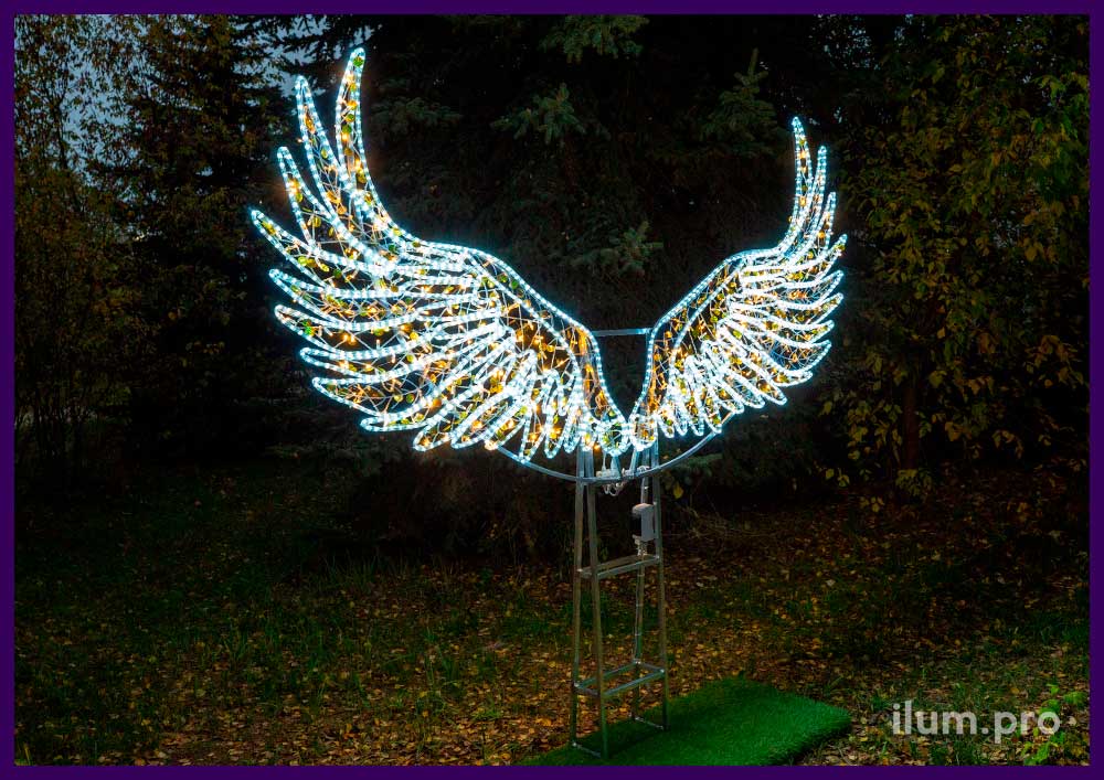 Фотозона для улицы и помещений форме крыльев ангела с подсветкой гирляндами и другой иллюминацией