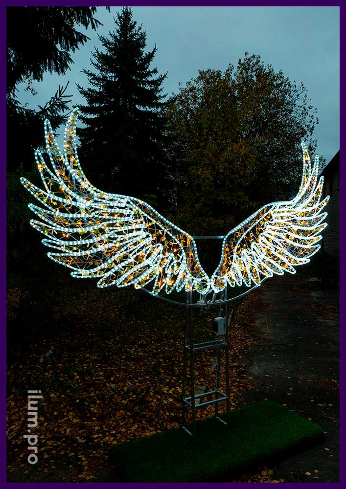 Необычная фотозона со светящимся крыльями ангела – украшения улицы и интерьера на новогодние праздники и другие мероприятия