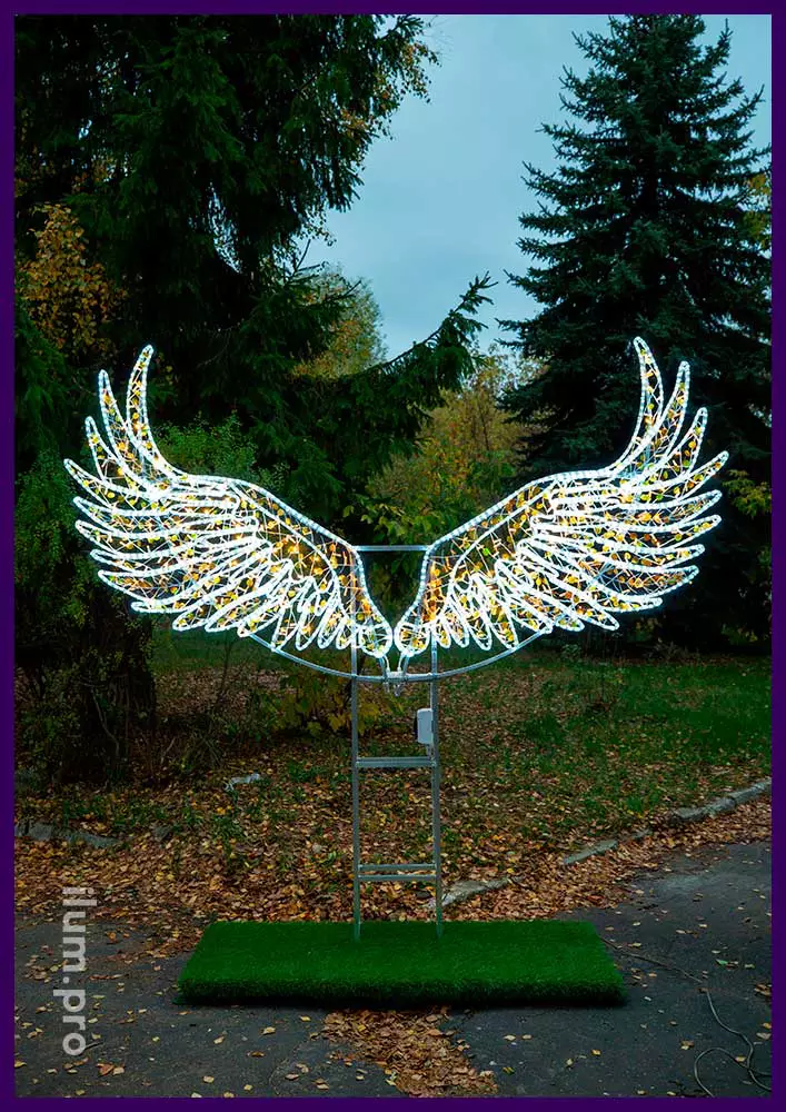 Иллюминация для улицы и интерьера – фотозона в форме крыльев ангела с дюралайтом, светодиодным стрингом, блёстками и прозрачным полистиролом