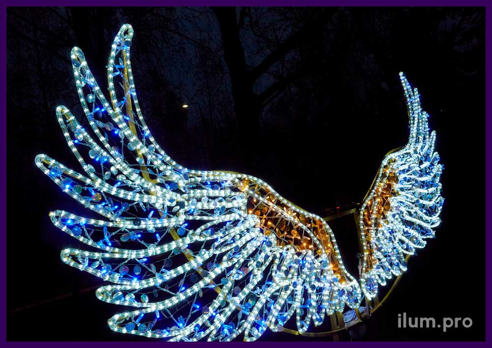 Крылья с металлическим каркасом и профессиональной иллюминацией на новогодние праздники