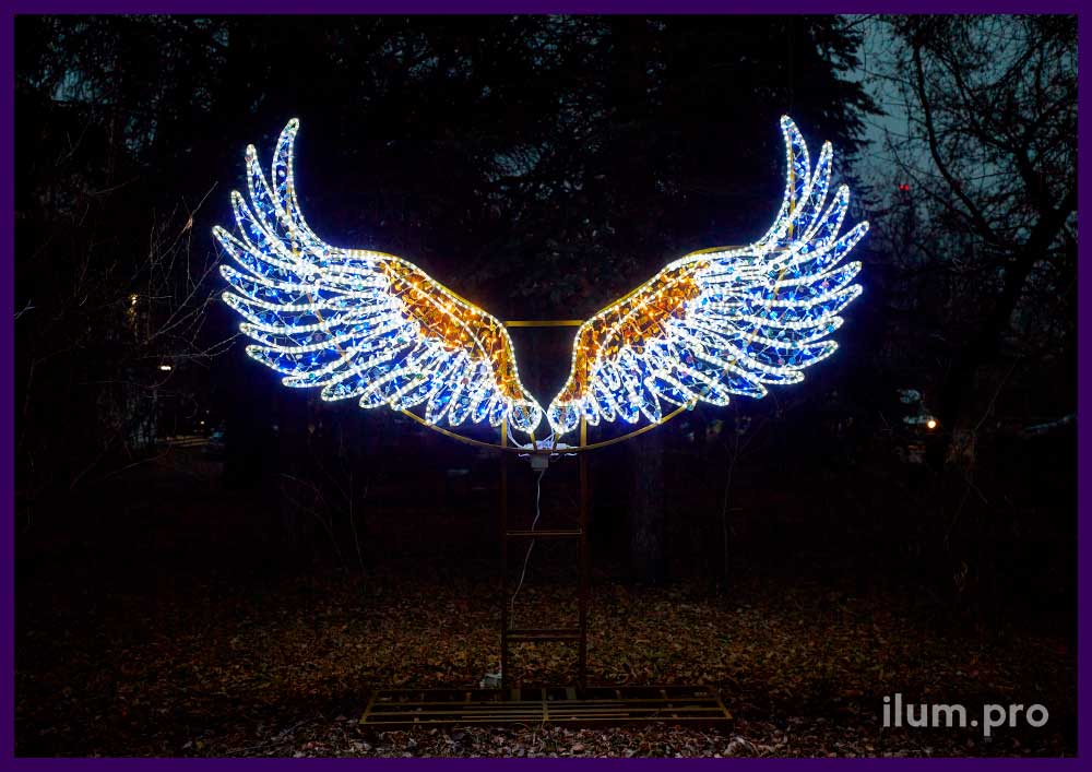 Светящиеся крылья из синих и белых гирлянд, дюралайта и блёсток на нержавеющей проволоке