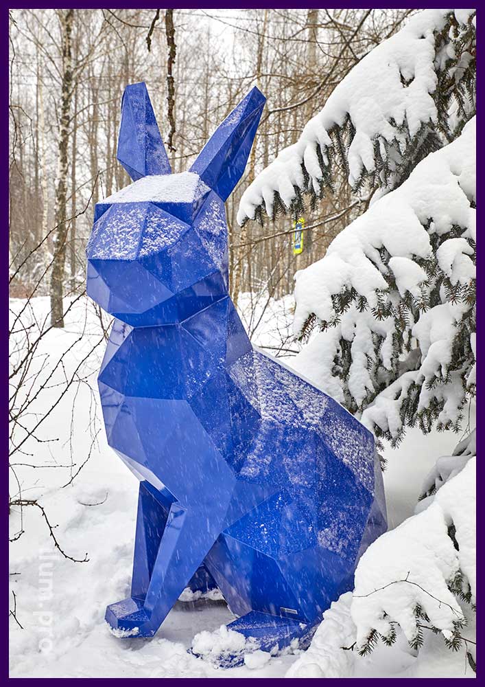 Кролик полигональный из крашеной стали - металлическая скульптура для украшения улицы и интерьера