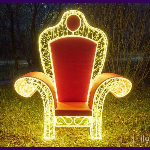 Красный трон с тёпло-белыми гирляндами - декорации для Деда Мороза на Новый год