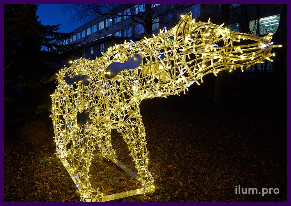Скульптура светодиодная с алюминиевым каркасом и гирляндами в форме медведя