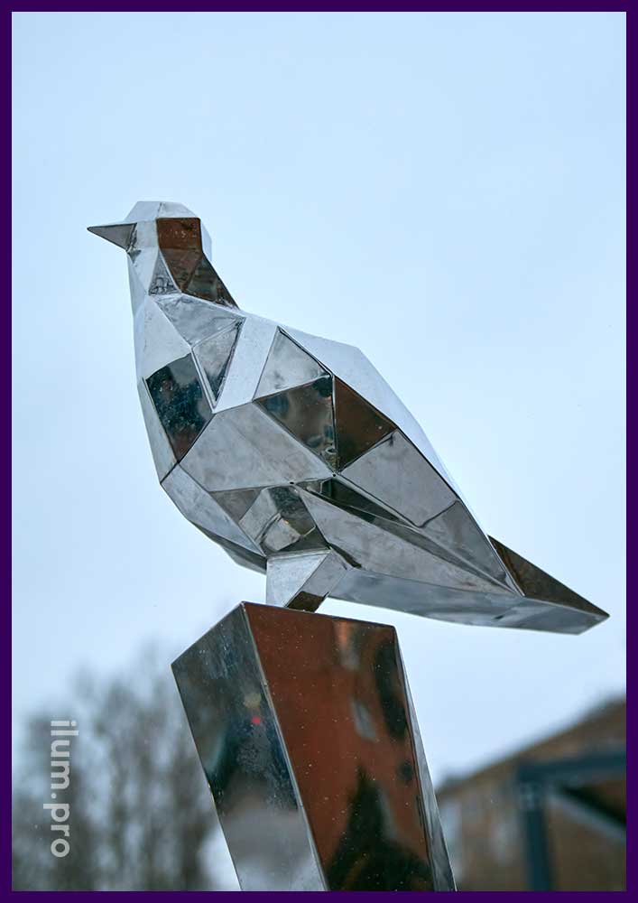 Голубь с зеркальной поверхностью из нержавеющей стали - металлический арт-объект в Свиблово
