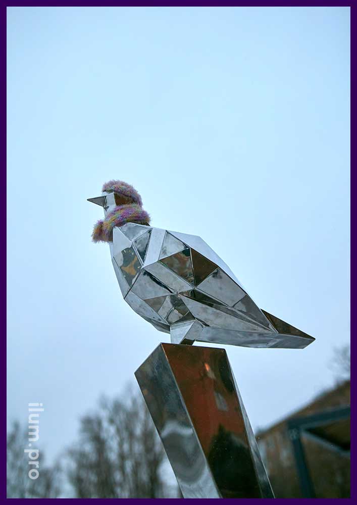 Птица из полированной нержавейки в городском сквере - арт-объекты для благоустройства в Свиблово
