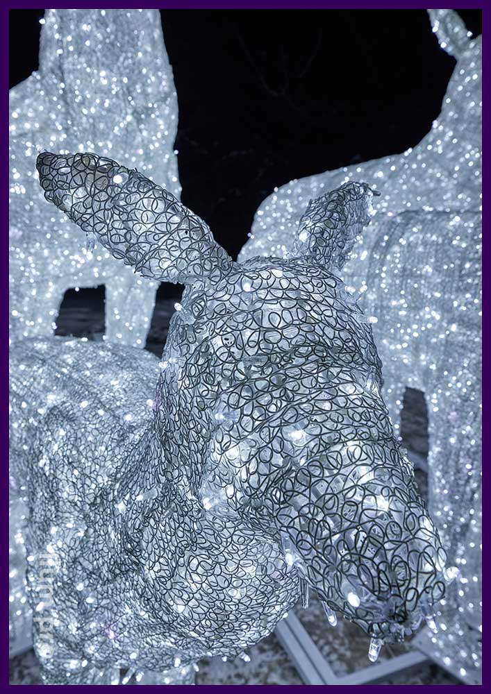 Новогодние фигуры оленей с гирляндами на каркасе из нержавеющего сплава, покрытие сеткой