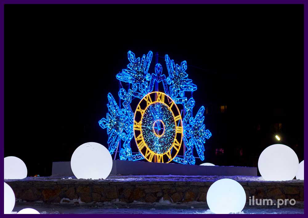 Новогодняя иллюминация в форме снежинки и часов с металлическим каркасом
