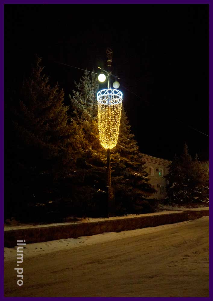 Уличные световые консоли для украшения фонарей на Новый год - бокалы шампанского из гирлянд