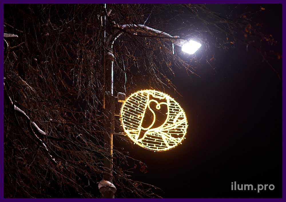 Новогодние консоли с гирляндами на фонарях - круги с совами тёплых оттенков