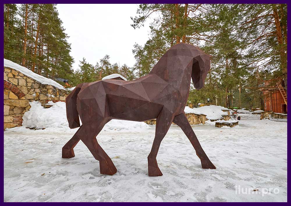Лошадь из ржавой кортеновской стали - стильные скульптуры животных в полигональном стиле