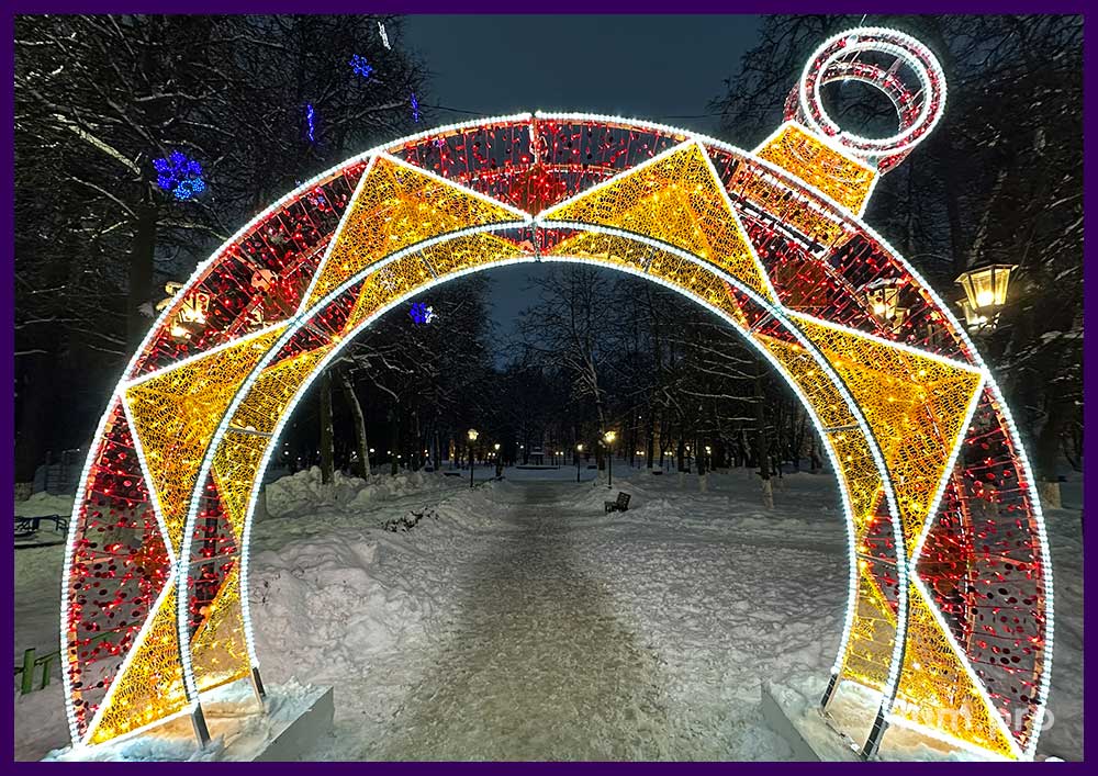 Новогодняя арка с разноцветными гирляндами и каркасом из алюминия во Владимире