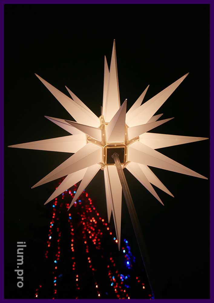 Звезда Гернгута - объёмная, пластиковая звезда с встроенной лампочкой на Рождество
