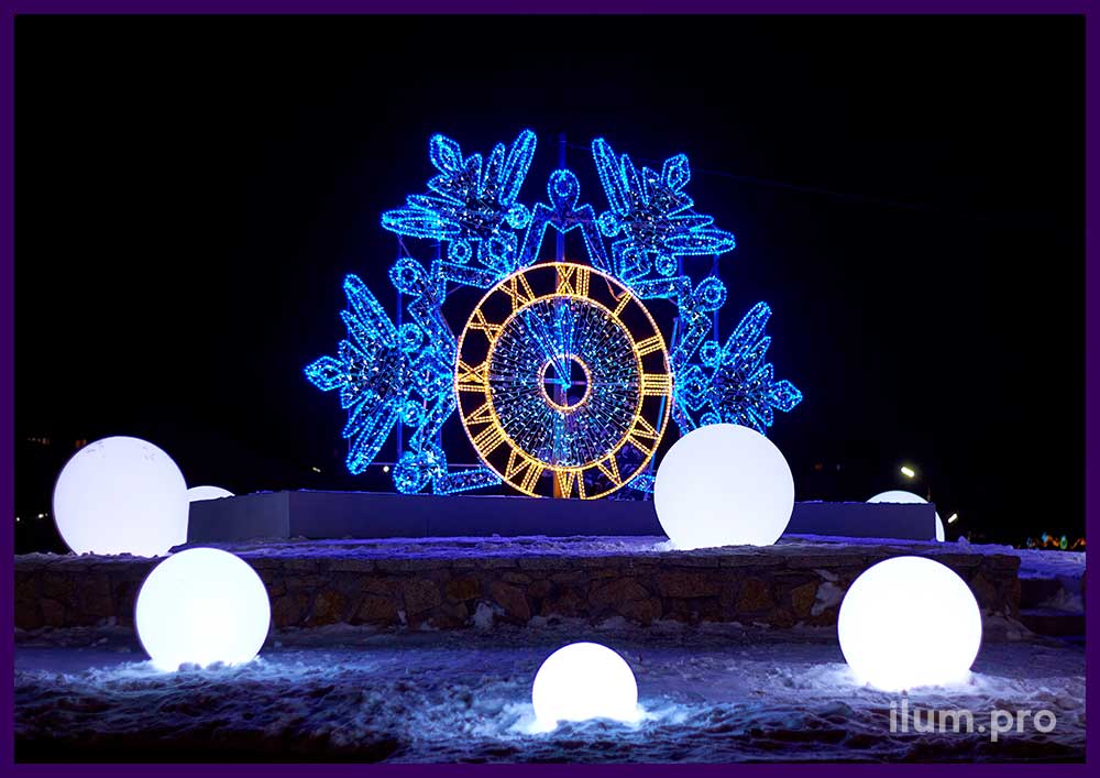 Новогодние часы-снежинка из гирлянд и голографических блёсток на нержавеющем каркасе из алюминия