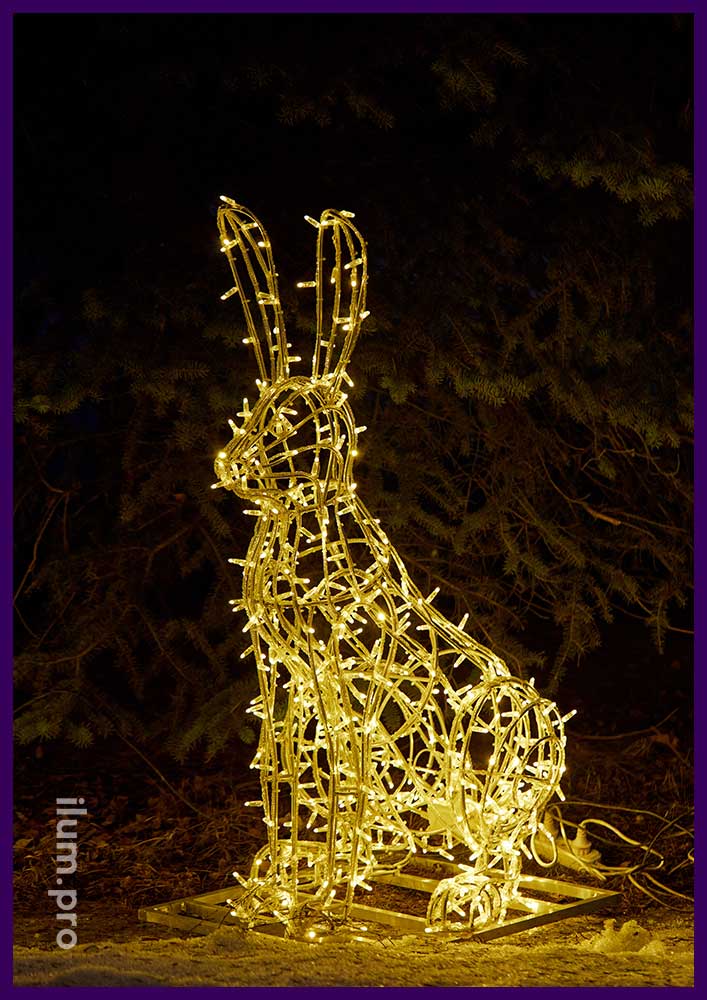 Заяц с гирляндами на Новый год - светящаяся фигура для парков и скверов