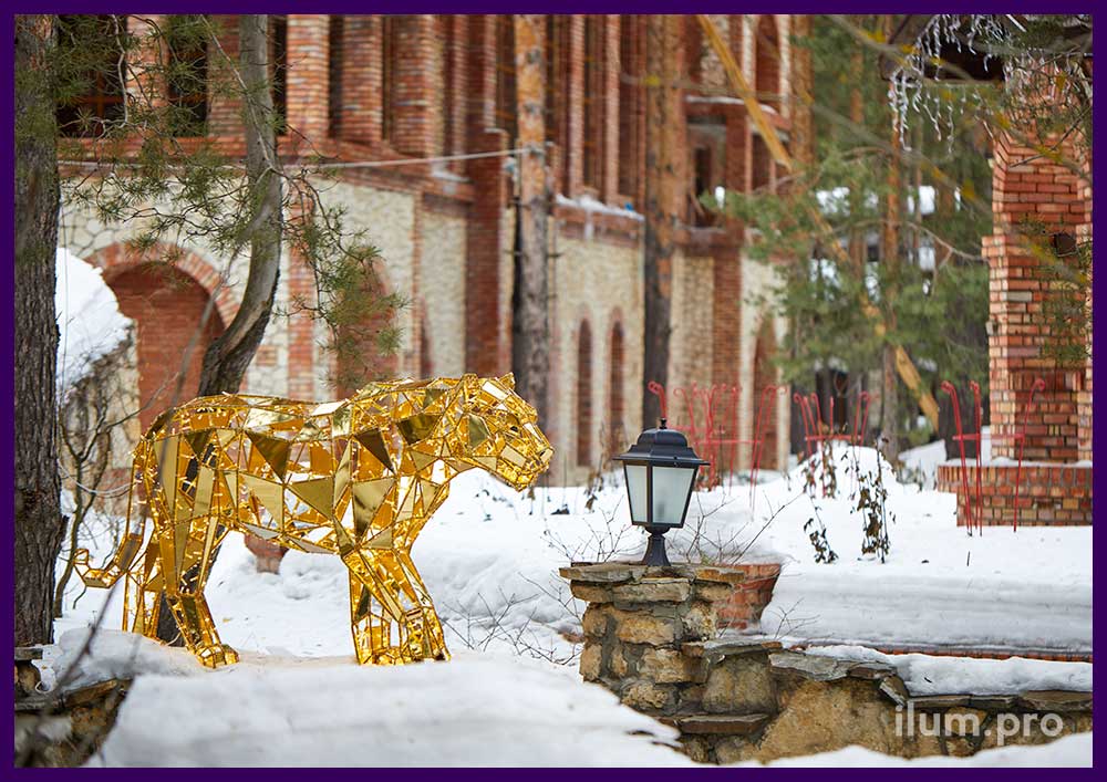 Тигр золотой полигональный - светодиодный арт-объект для украшения ландшафта