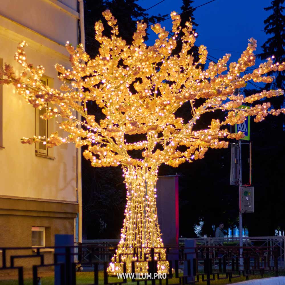 Светодиодные деревья с гирляндами и цветами в Костроме