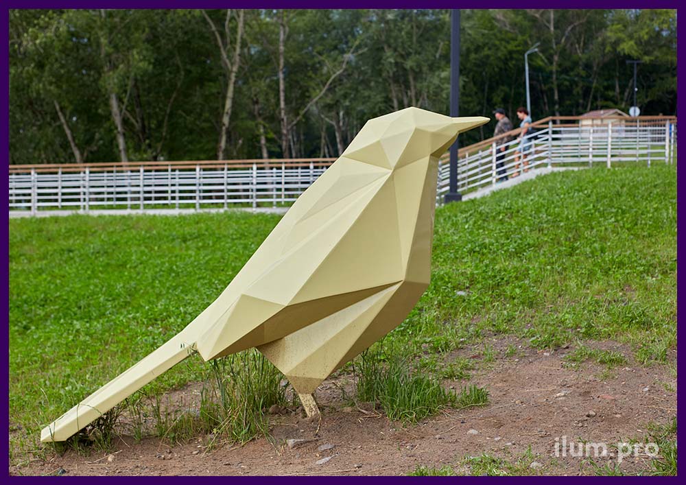 Воробей металлический полигональный - уличный арт-объект в форме птицы из крашеной стали