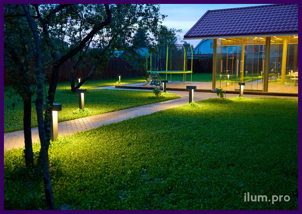 Светильники металлические садово-парковые для дорожек на участке