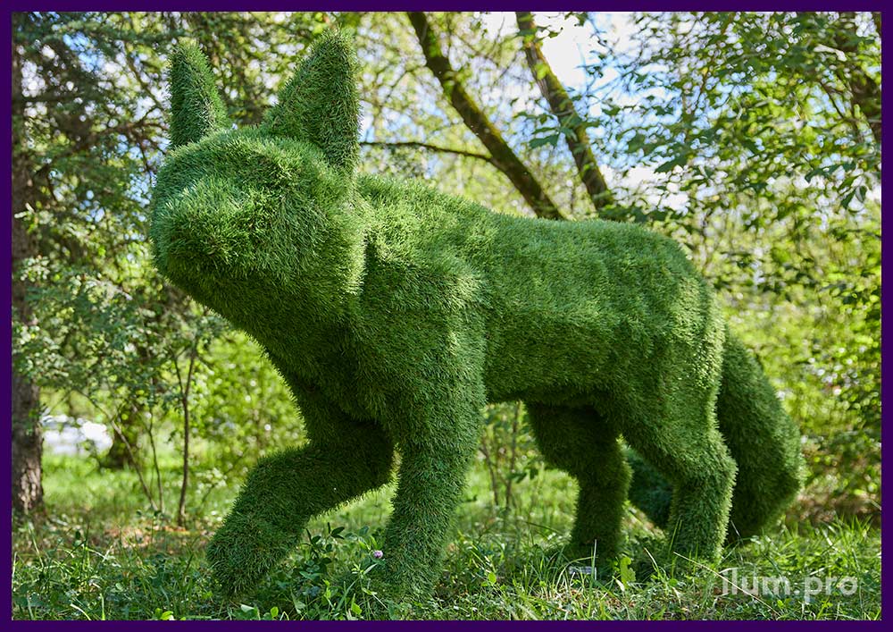 Зелёная лиса из синтетической травы для украшения ландшафта в парке