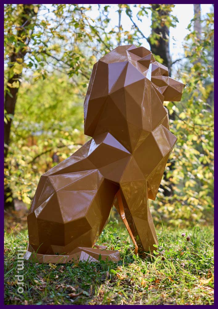 Карамельная скульптура полигонального льва из стали
