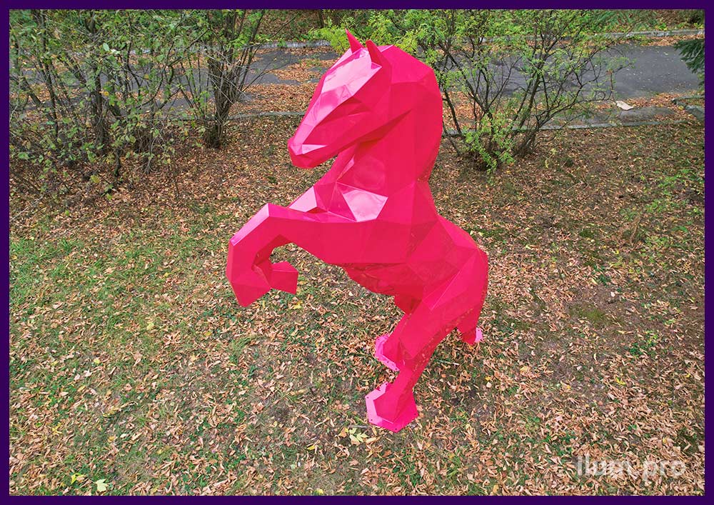Лошадь полигональная металлическая - скульптура из крашеной нержавейки