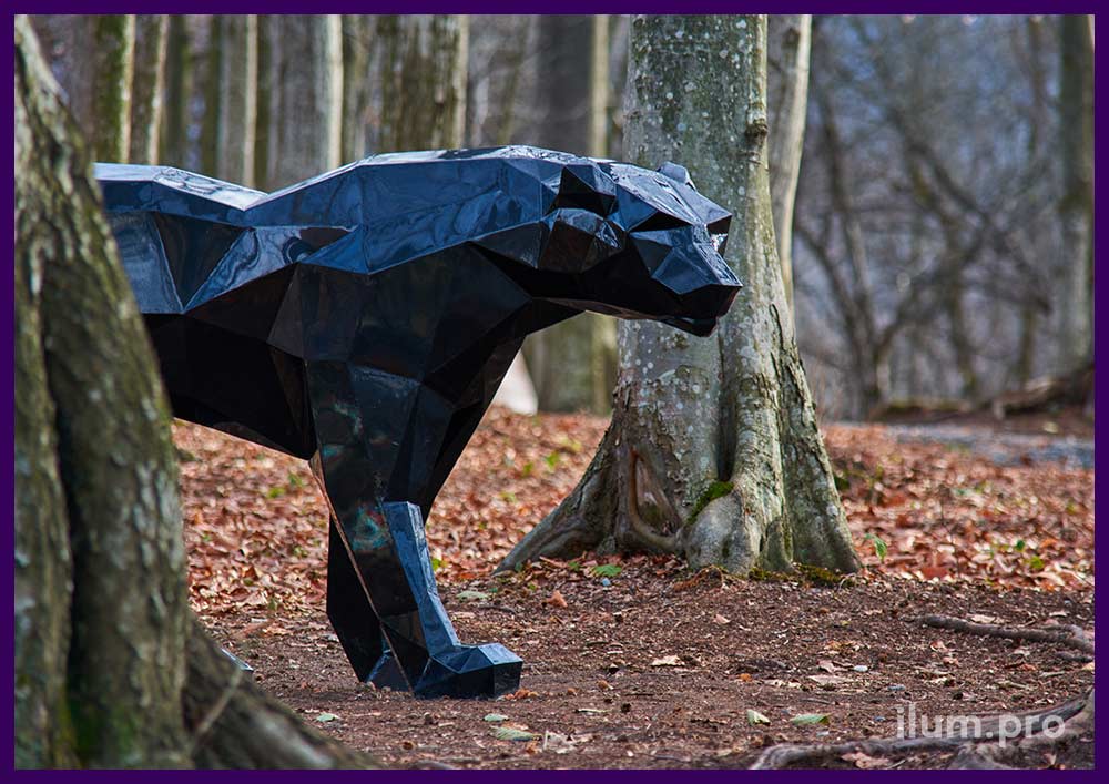 Барс чёрный металлический - полигональная фигура животного в Alpina Family Park