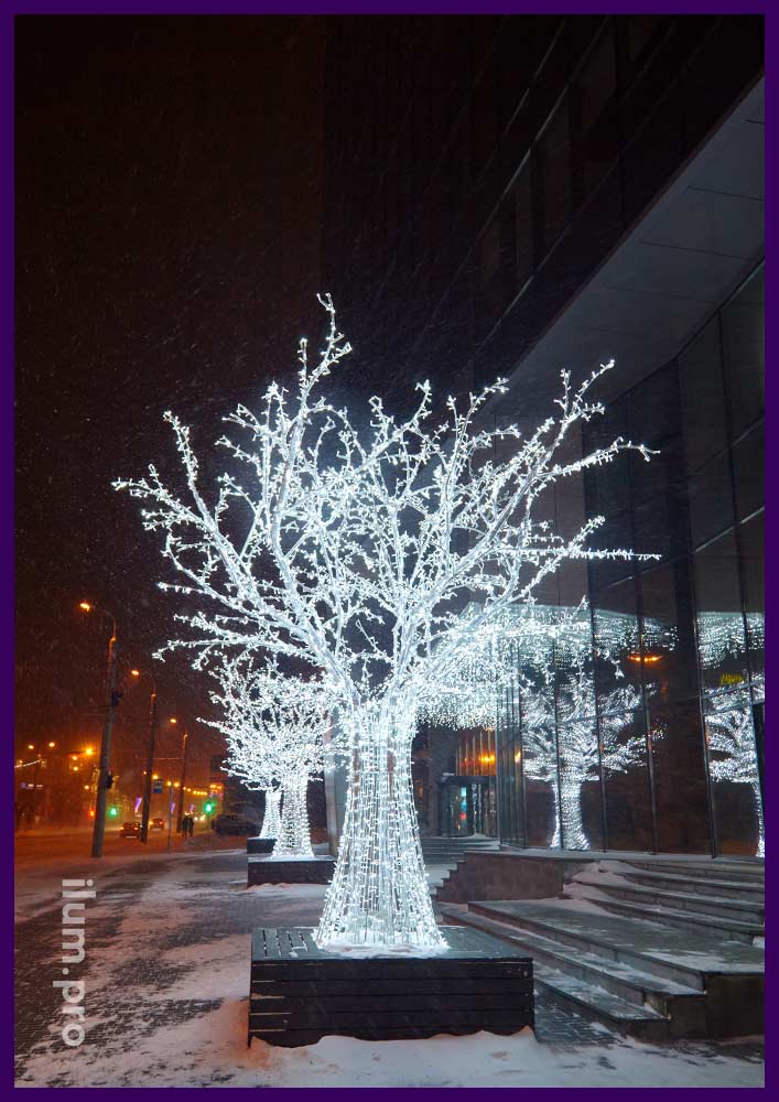 Уличная иллюминация в форме деревьев из алюминия и гирлянд для украшения территории бизнес-центра